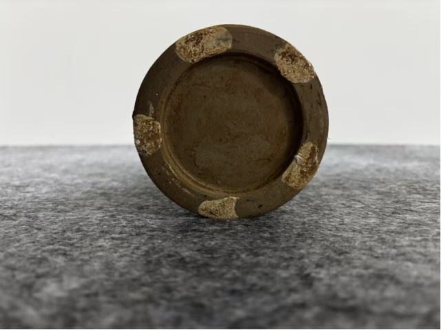 磁州窑白釉黑彩花卉纹梅瓶