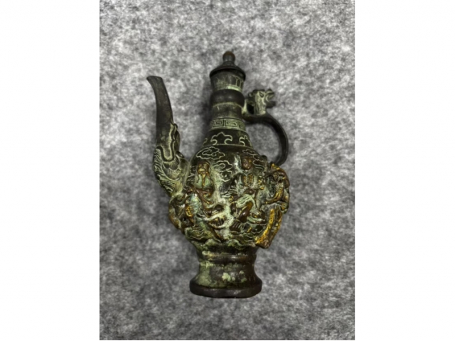 清代乾隆铜制洒壶