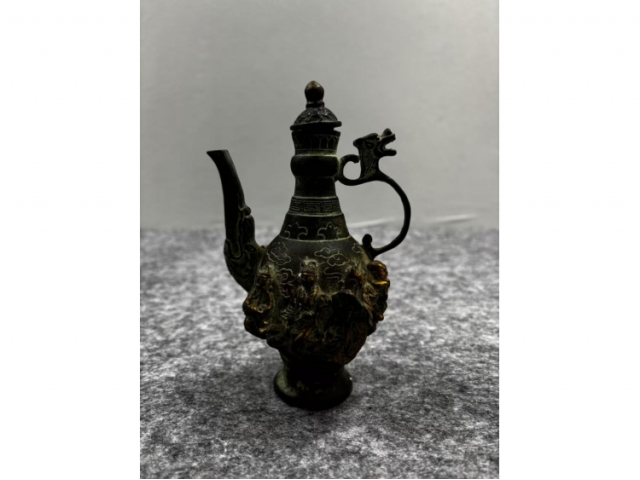 清代乾隆铜制洒壶