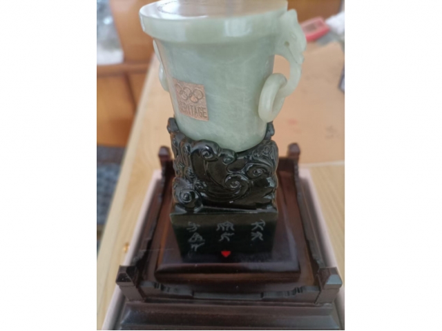 双奥中国尊青白玉版