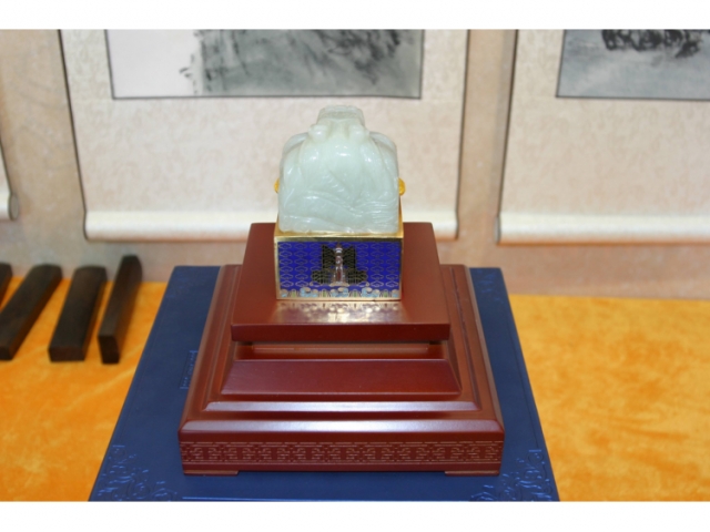 民间收藏-航天青白玉玉玺